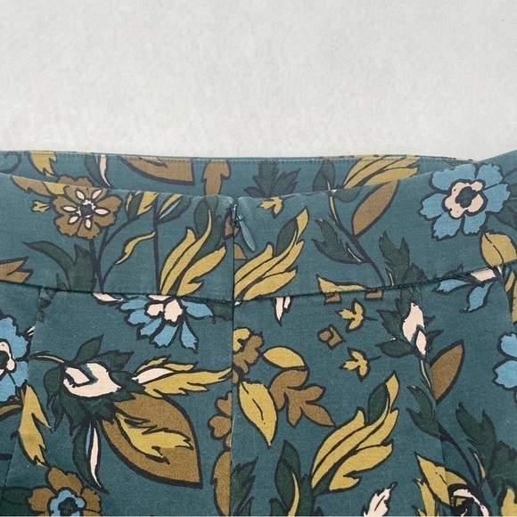 ANN TAYLOR LOFT Women’s Knee Length Pencil Skirt Blue/green Floral size: 6 - Picture 3 of 10
